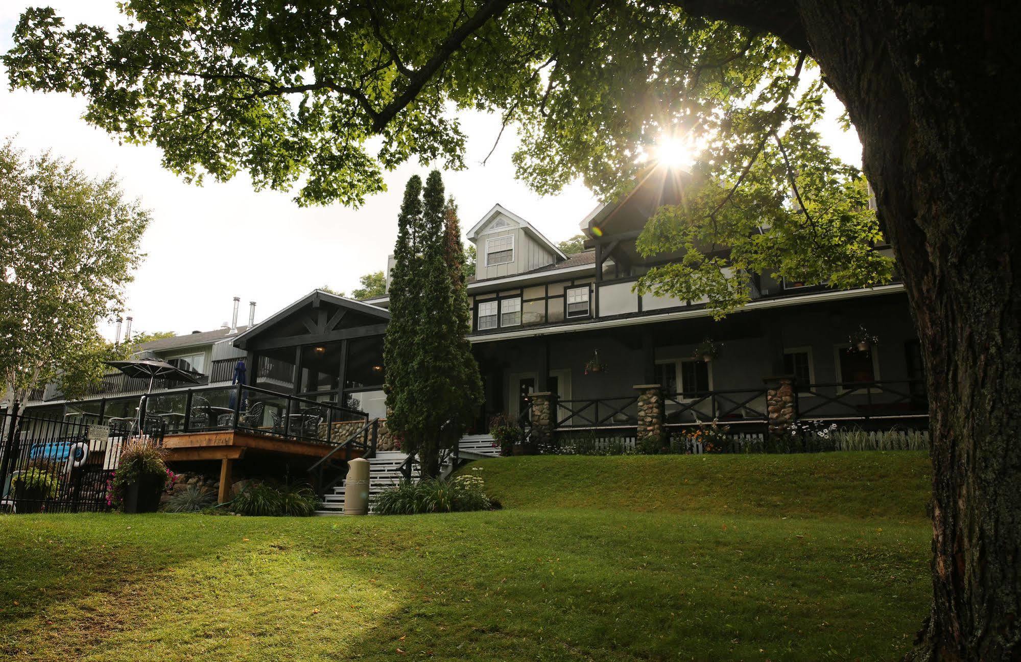 Sir Sam'S Inn & Spa (Adults Only) Халибертон Экстерьер фото